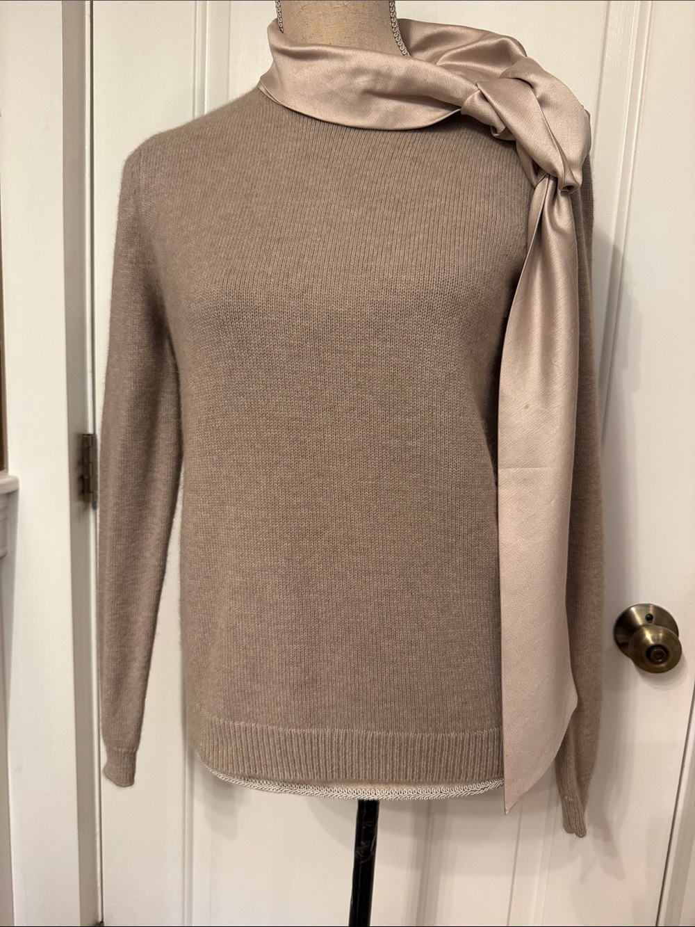 TORY BURCH SWEATER CREWNECK TAN WITH SILK SCARF LONG SLEEVE SIZE S